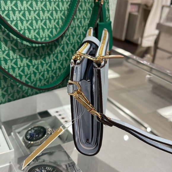 MICHAEL KORS LARGE DOUBLE ZIP WRISTLET WALLET PHONE CASE CLUTCH 
Vista Blue - Picture 11 of 16